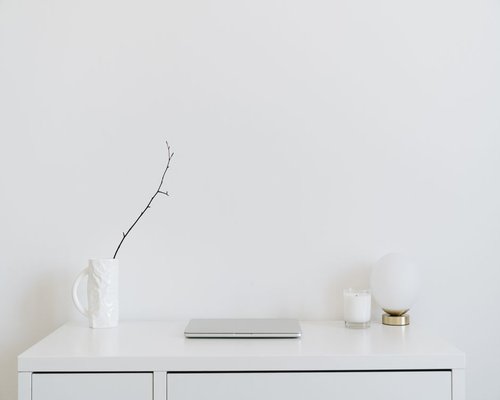Calm home desk setup
